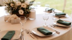 Round dinner table